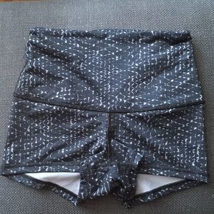Lululemon Boogie Shorts Side 4